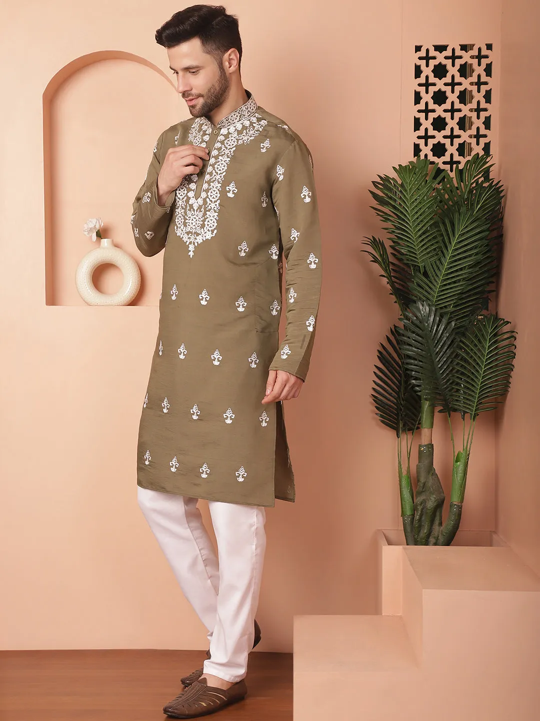 Men'S Olive Chikankari Embroidered Kurta With Pyjama