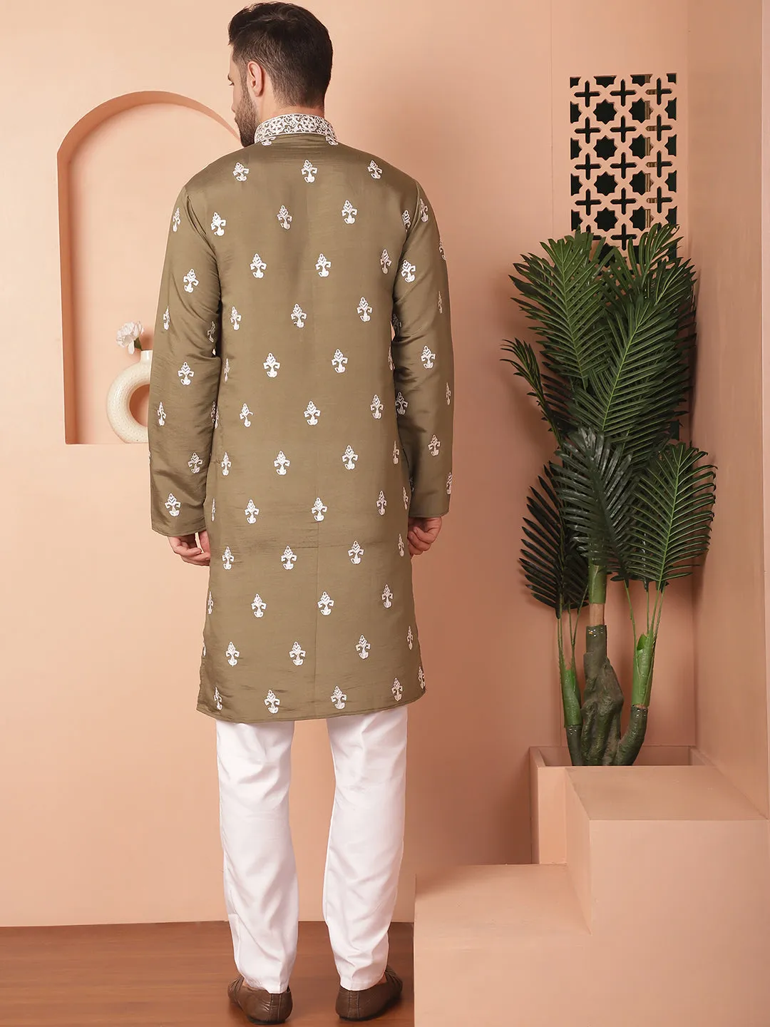 Men'S Olive Chikankari Embroidered Kurta With Pyjama