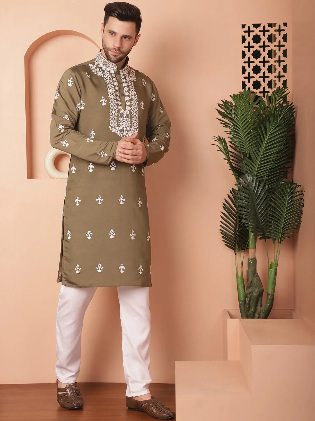 Men'S Olive Chikankari Embroidered Kurta With Pyjama