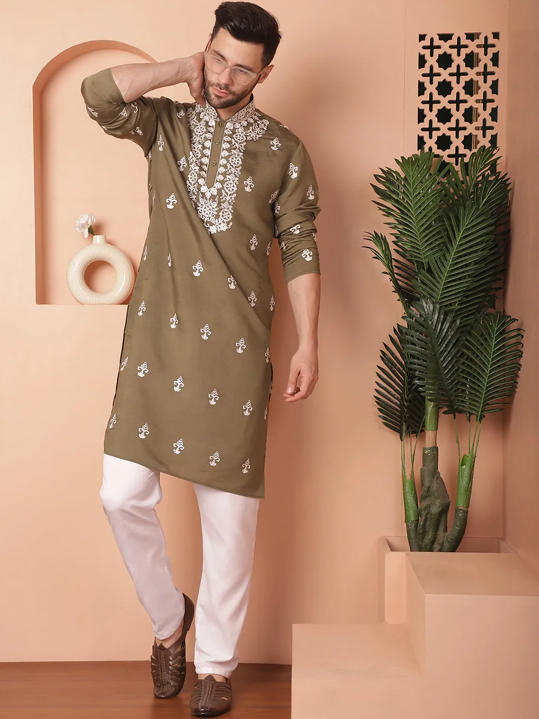 Men'S Olive Chikankari Embroidered Kurta With Pyjama